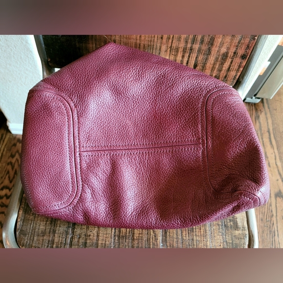 Michael Kors slouchy satchel with tassel - Picture 5 of 7